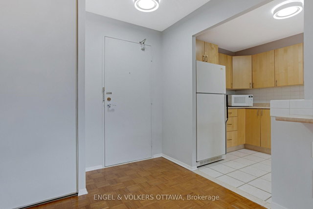 301 - 665 Bathgate Drive