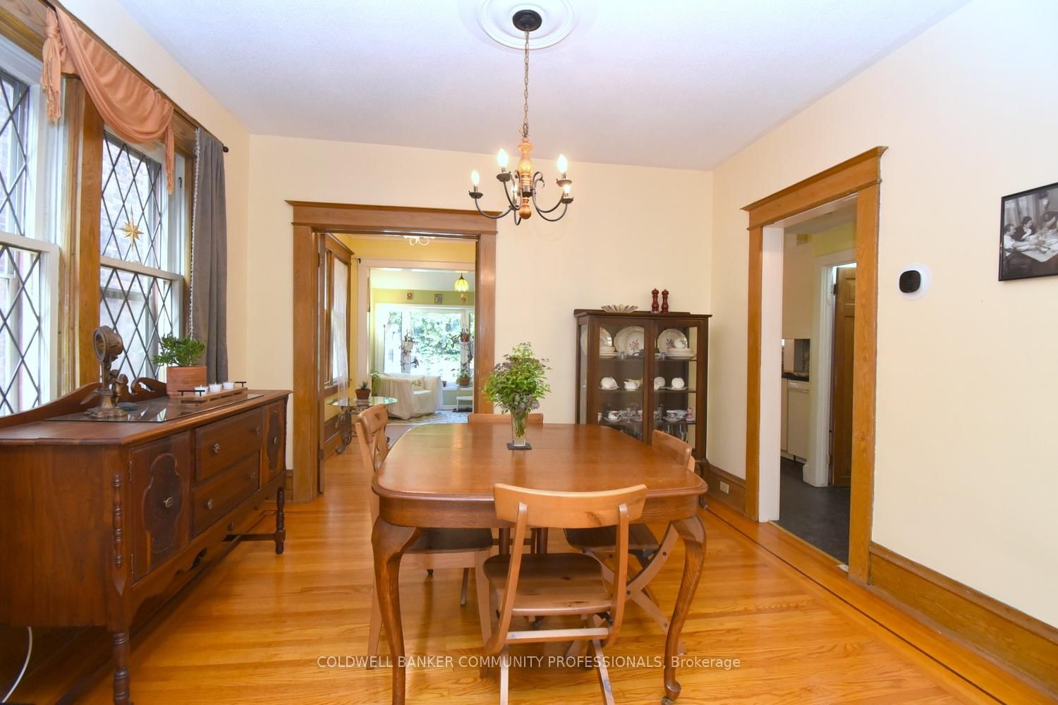 28 St Clair Avenue • Hamilton, ON photo 12