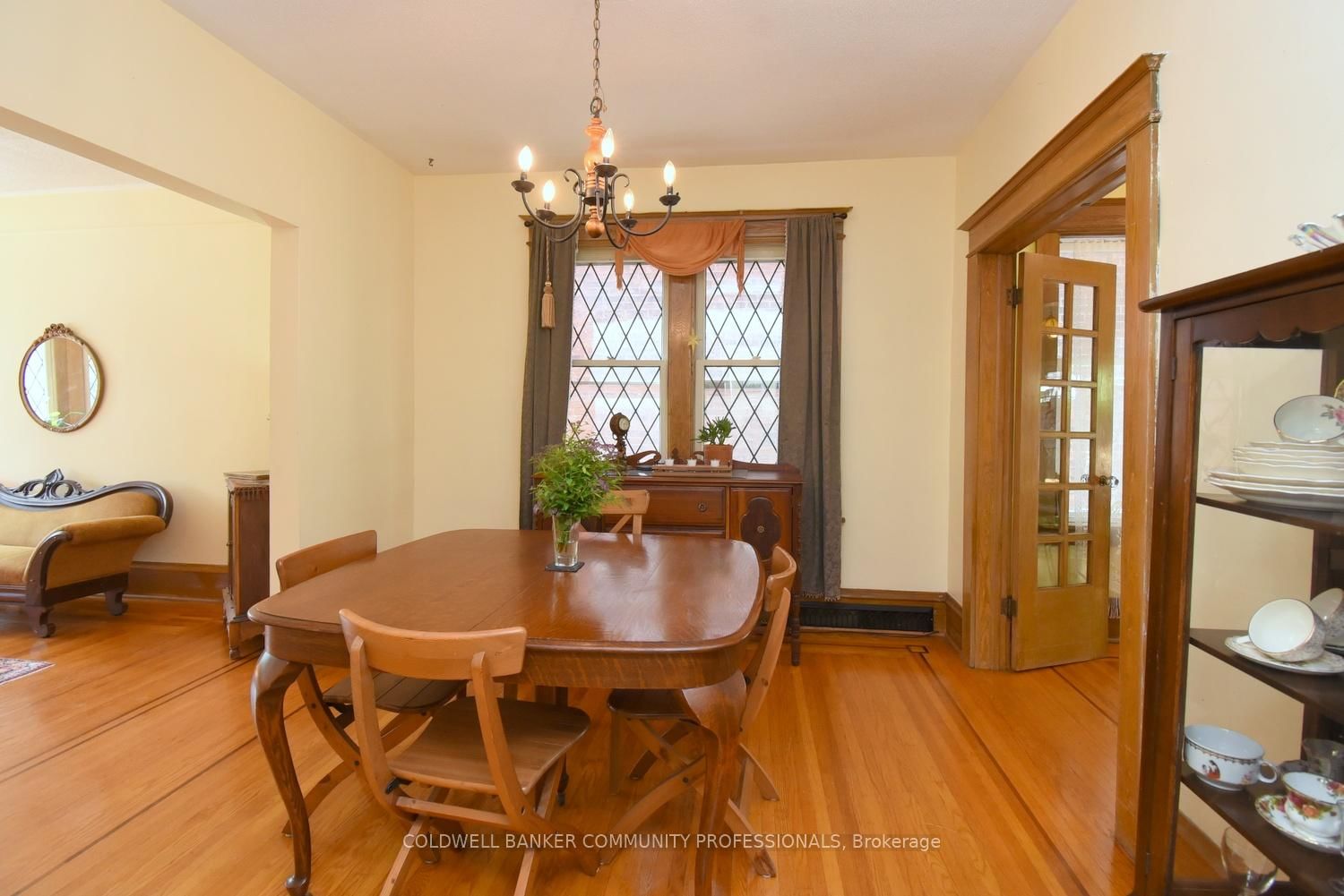 28 St Clair Avenue • Hamilton, ON photo 13