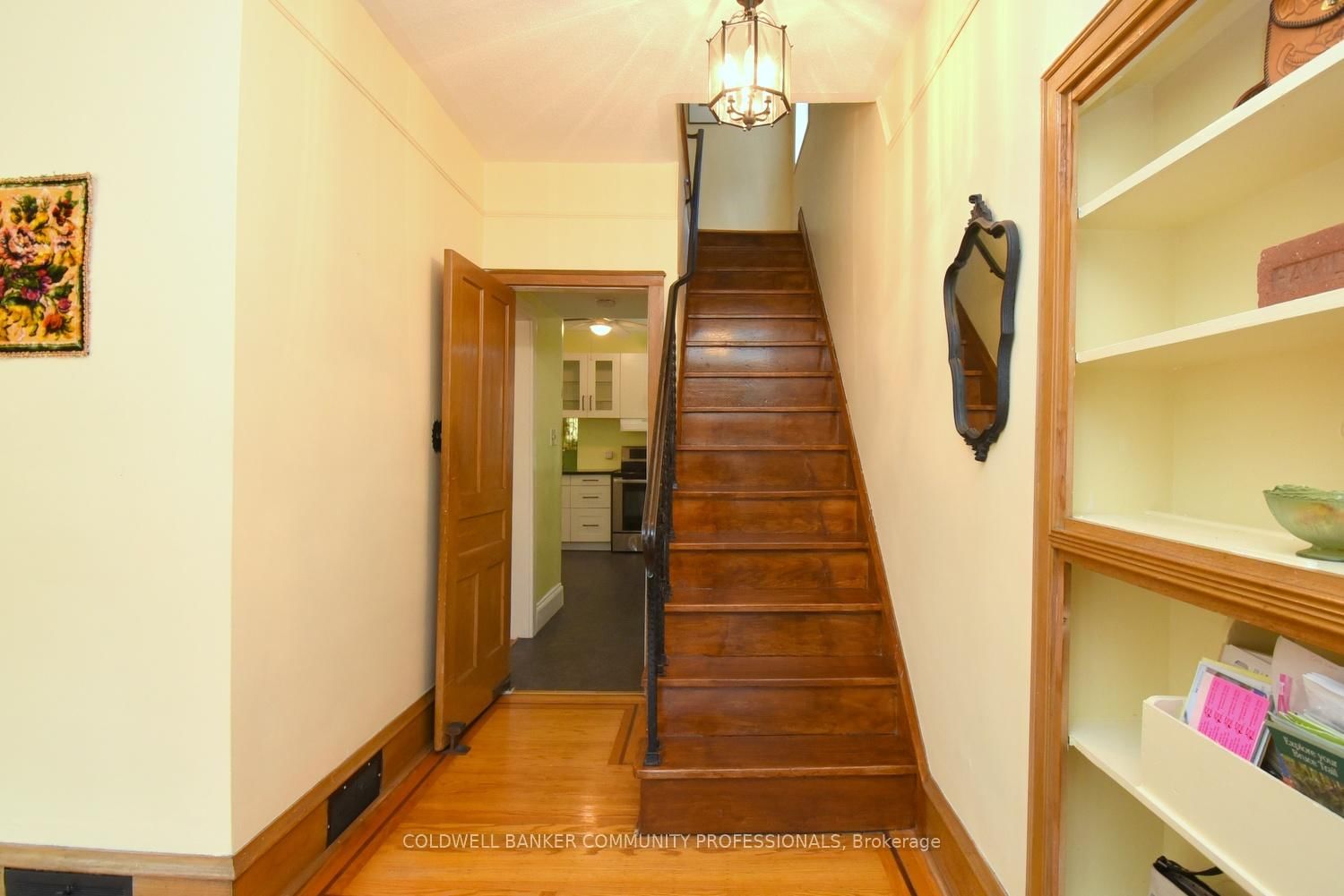 28 St Clair Avenue • Hamilton, ON photo 20