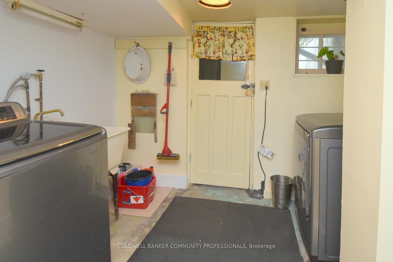 28 St Clair Avenue • Hamilton, ON photo 36