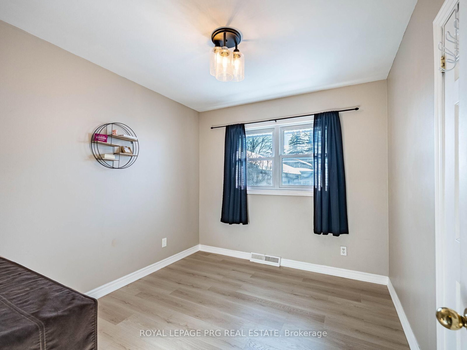 306 Helena Street • Haldimand, ON photo 19