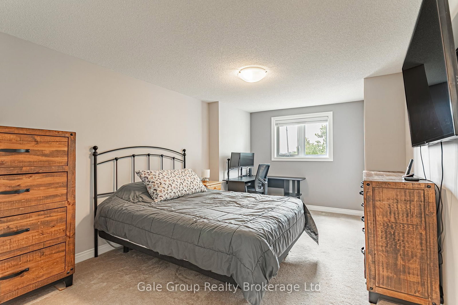 94 Greentrail Drive • Hamilton, ON photo 27