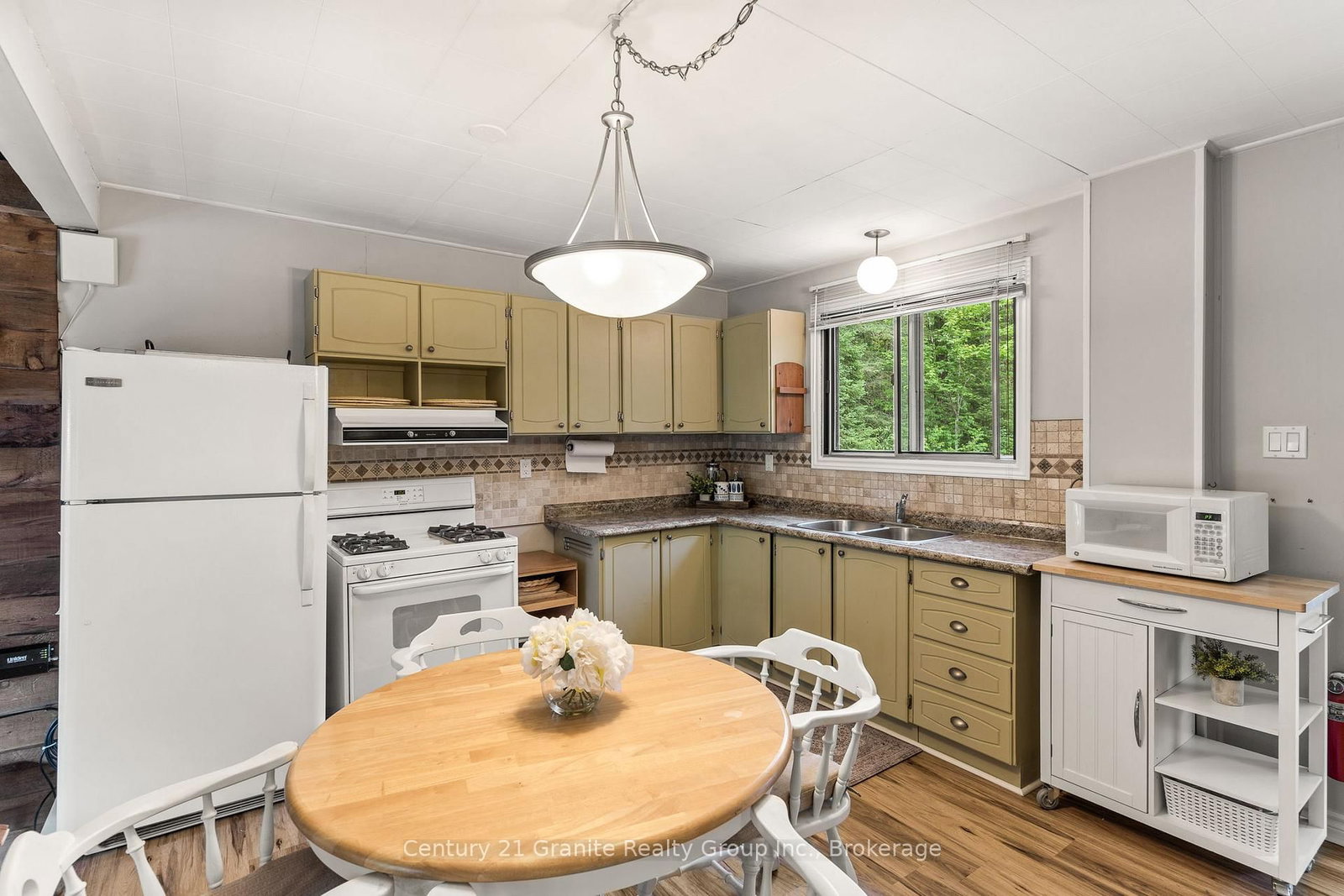 1075 Hobbits Lane • Minden Hills, ON photo 11