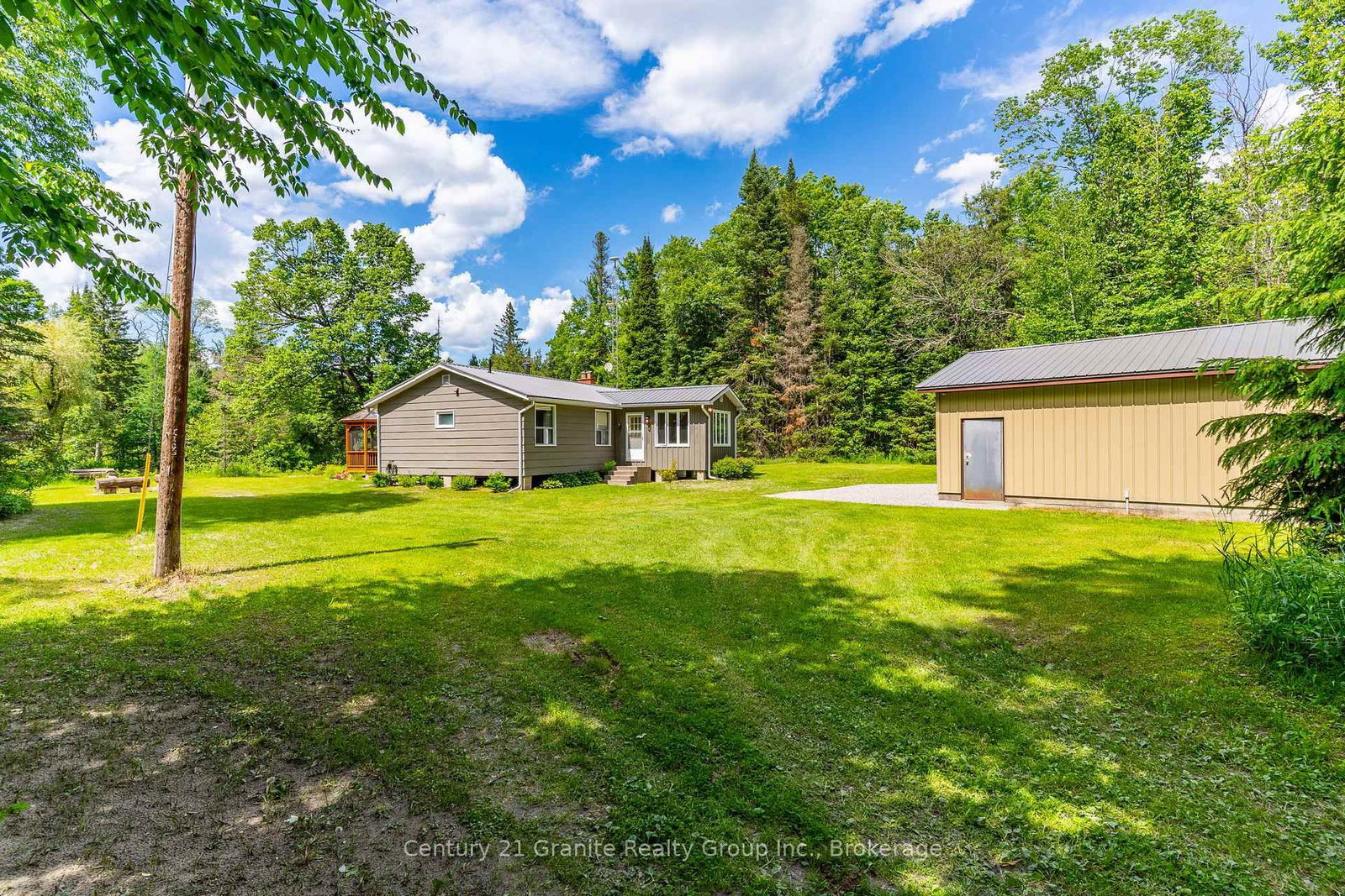 1075 Hobbits Lane • Minden Hills, ON photo 3