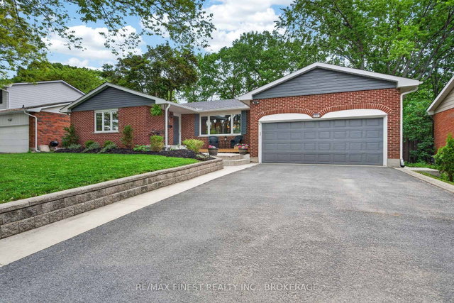 230 Bicknell Crescent
