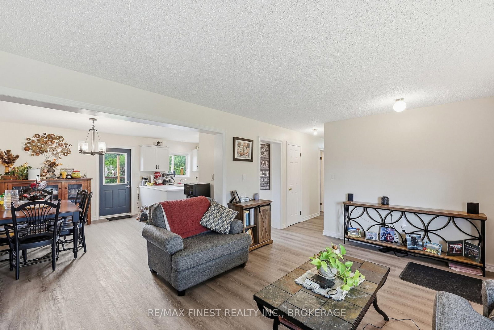 697 Hinch Road • Newburgh, ON photo 10