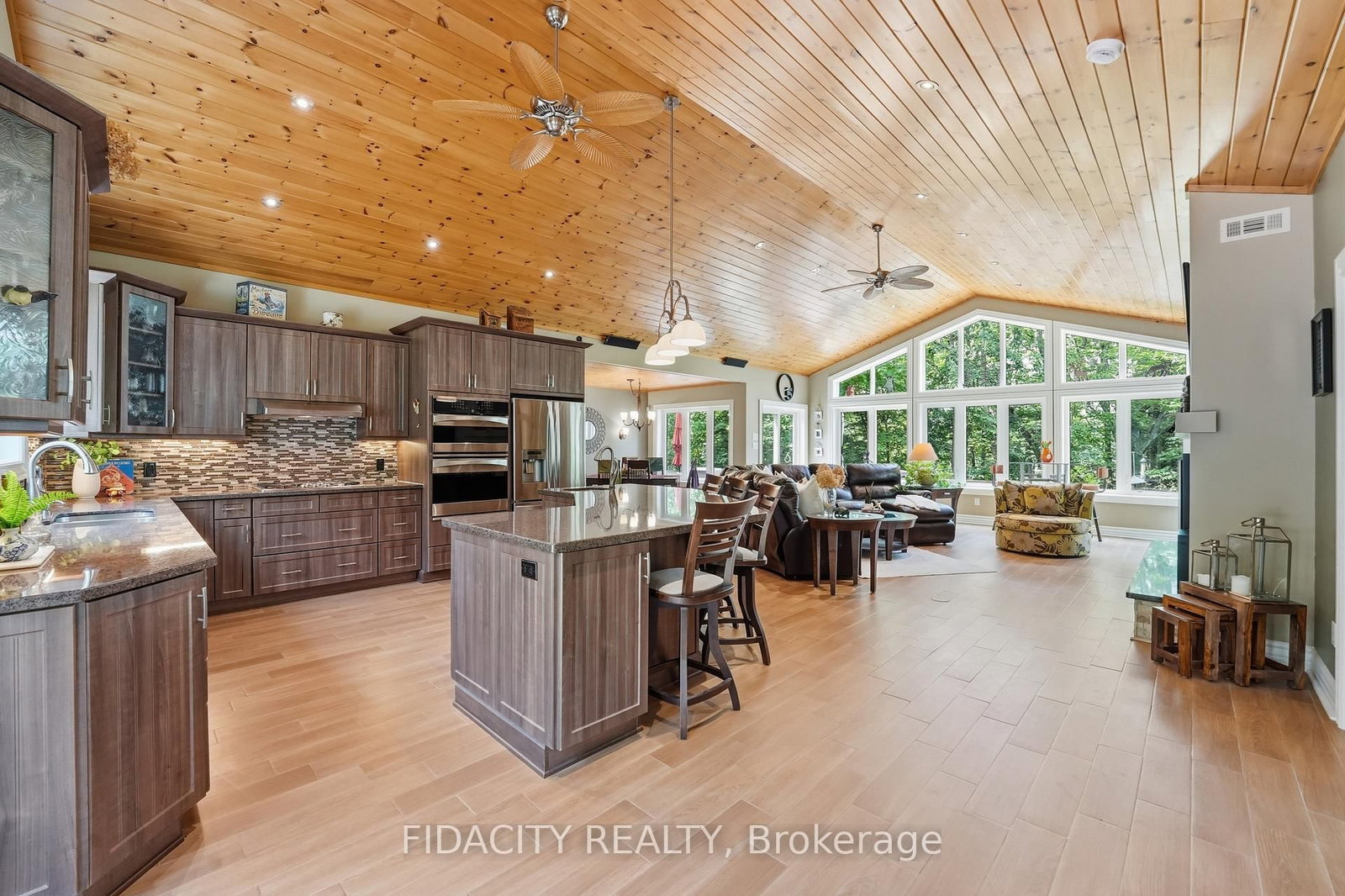 1492 Devil Lake Road • Perth Road, ON photo 13