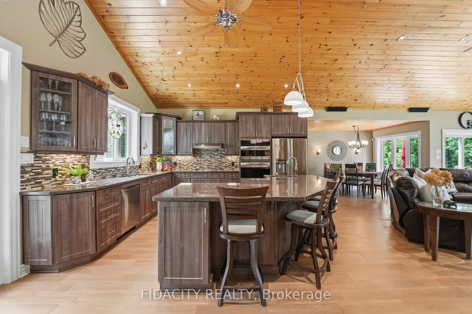 1492 Devil Lake Road • Perth Road, ON photo 14