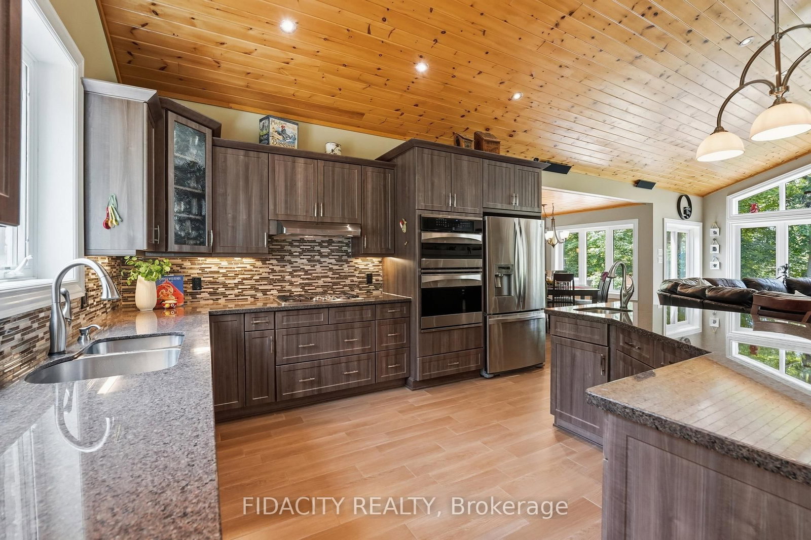 1492 Devil Lake Road • Perth Road, ON photo 15