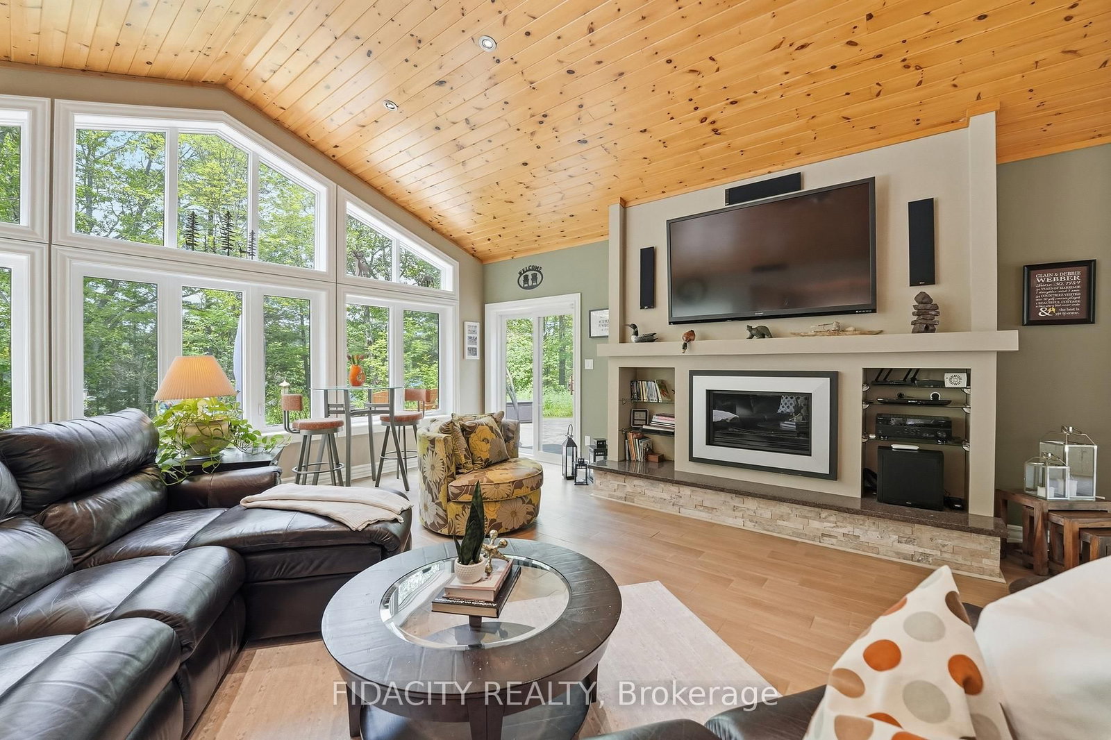 1492 Devil Lake Road • Perth Road, ON photo 16