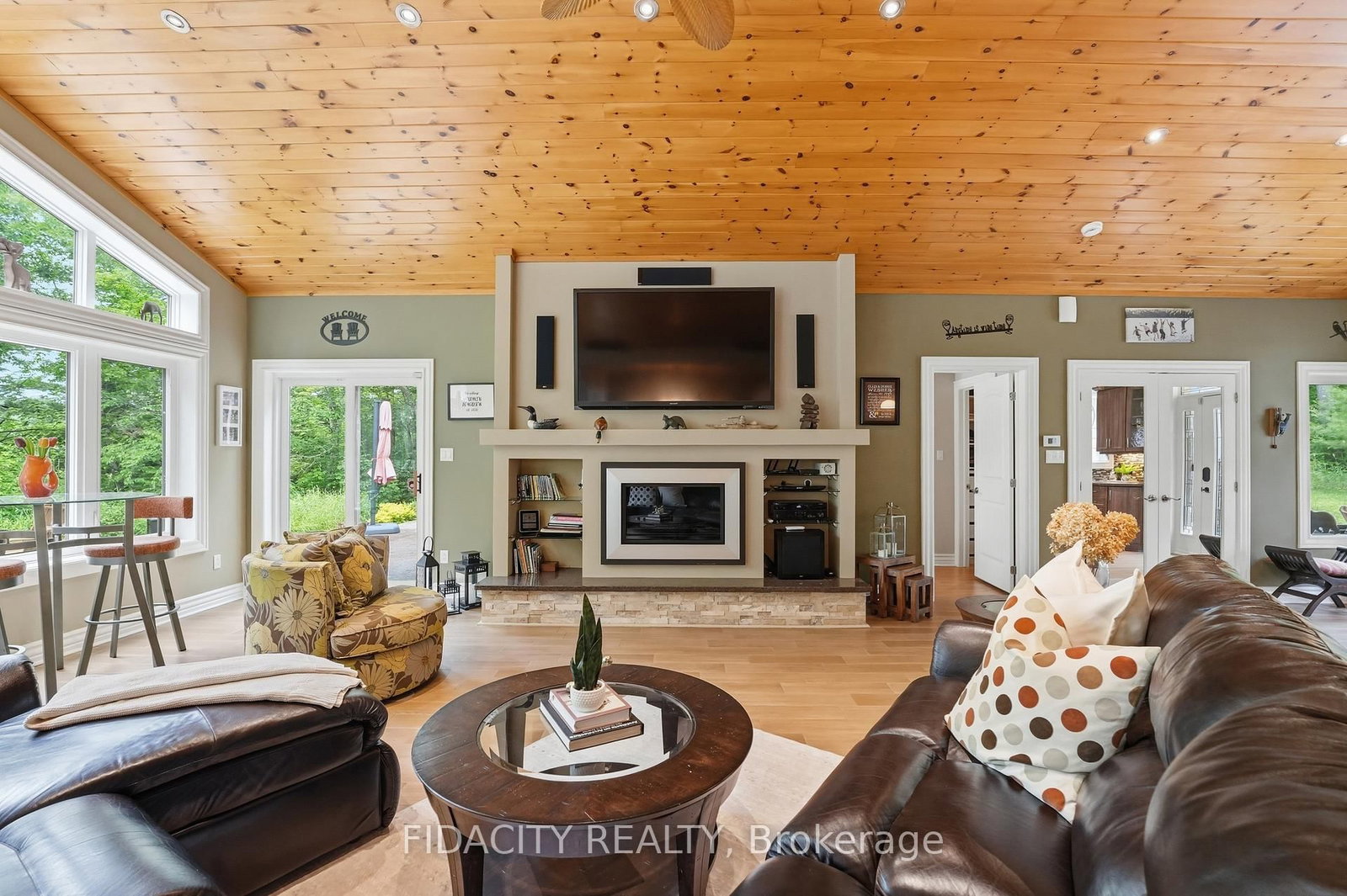 1492 Devil Lake Road • Perth Road, ON photo 17