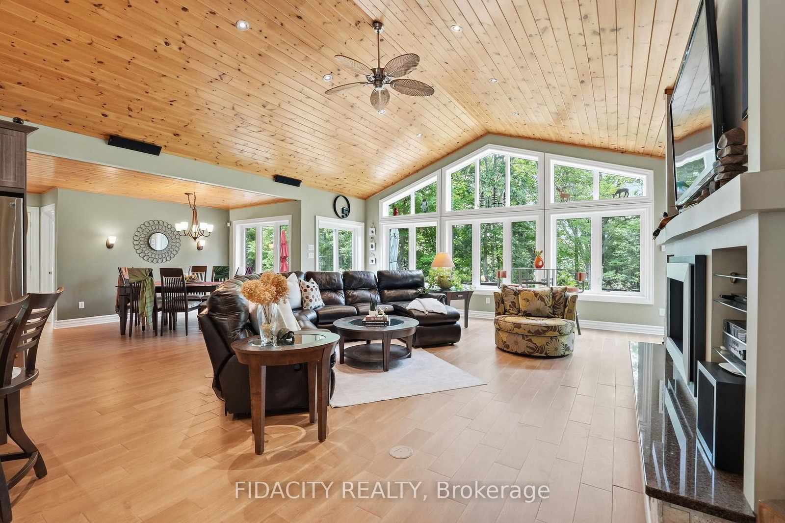 1492 Devil Lake Road • Perth Road, ON photo 19