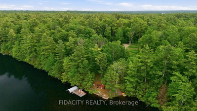 1492 Devil Lake Road • Perth Road, ON photo 2