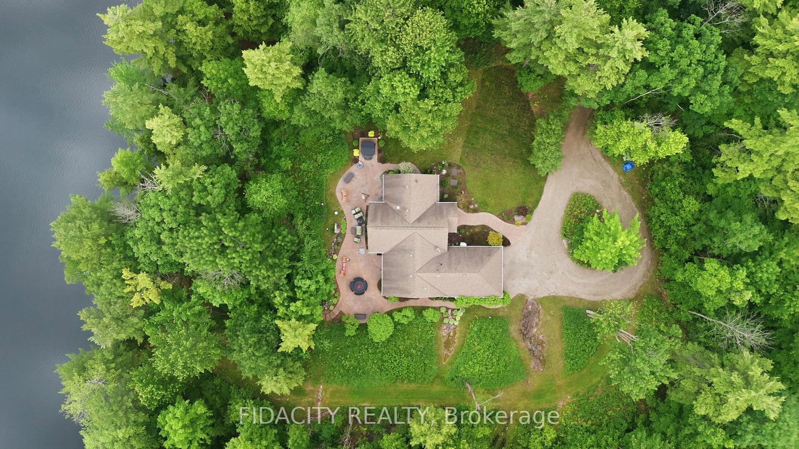 1492 Devil Lake Road • Perth Road, ON photo 5
