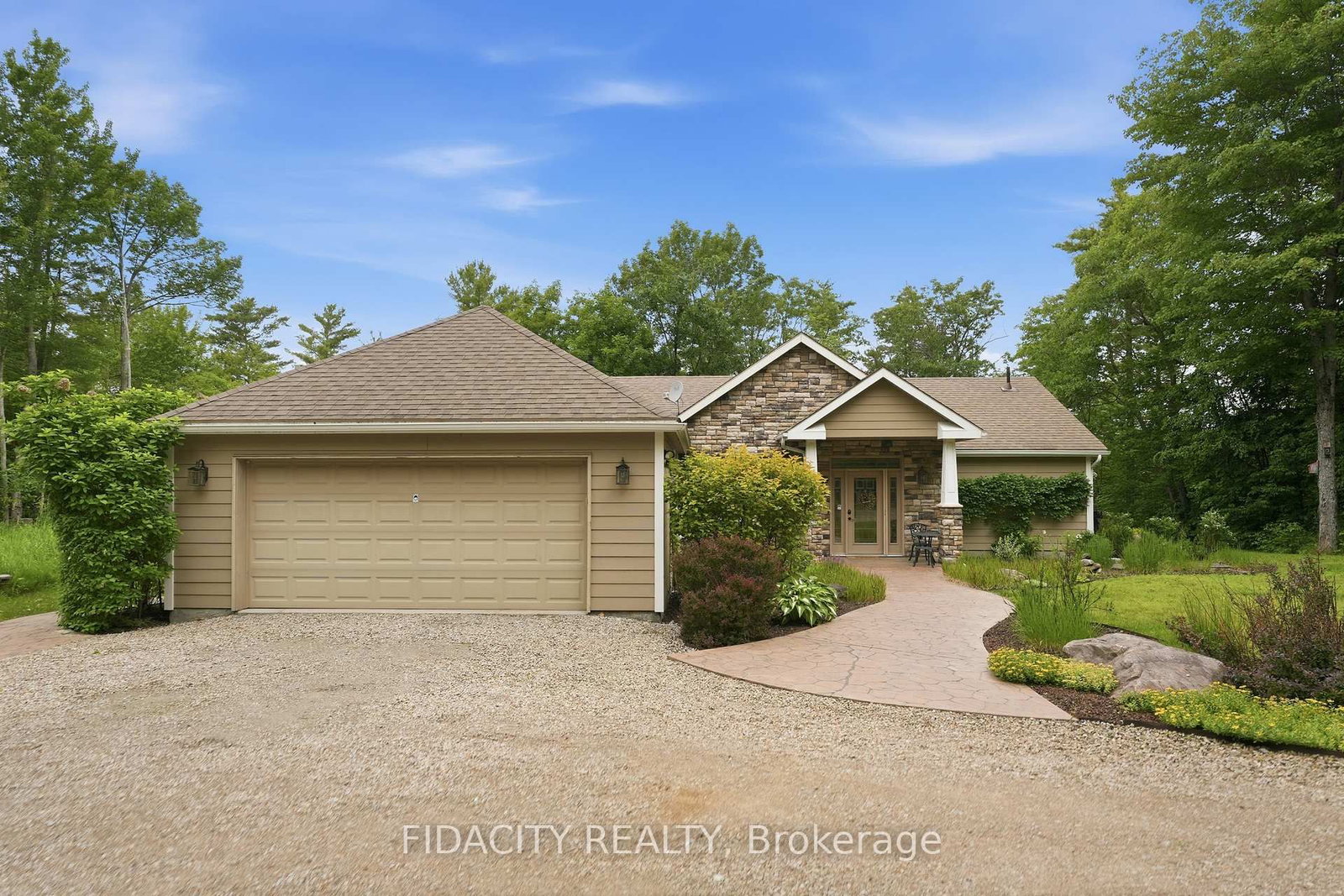 1492 Devil Lake Road • Perth Road, ON photo 6