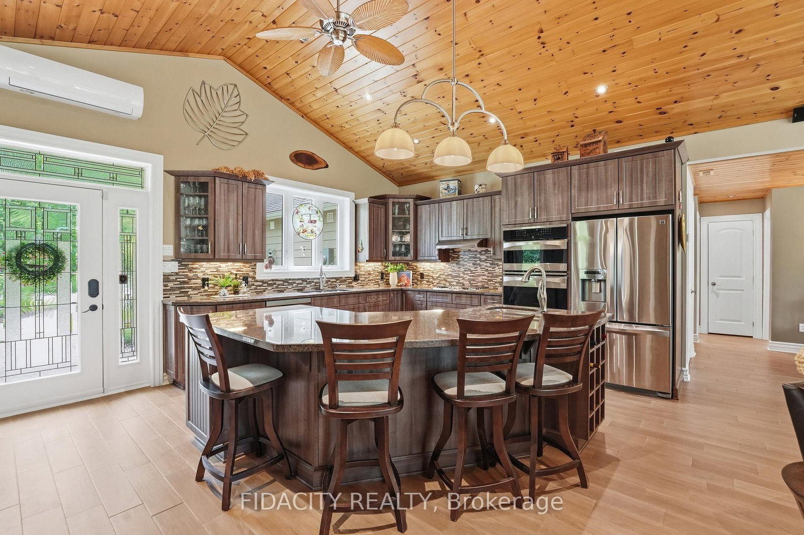 1492 Devil Lake Road • Perth Road, ON photo 9