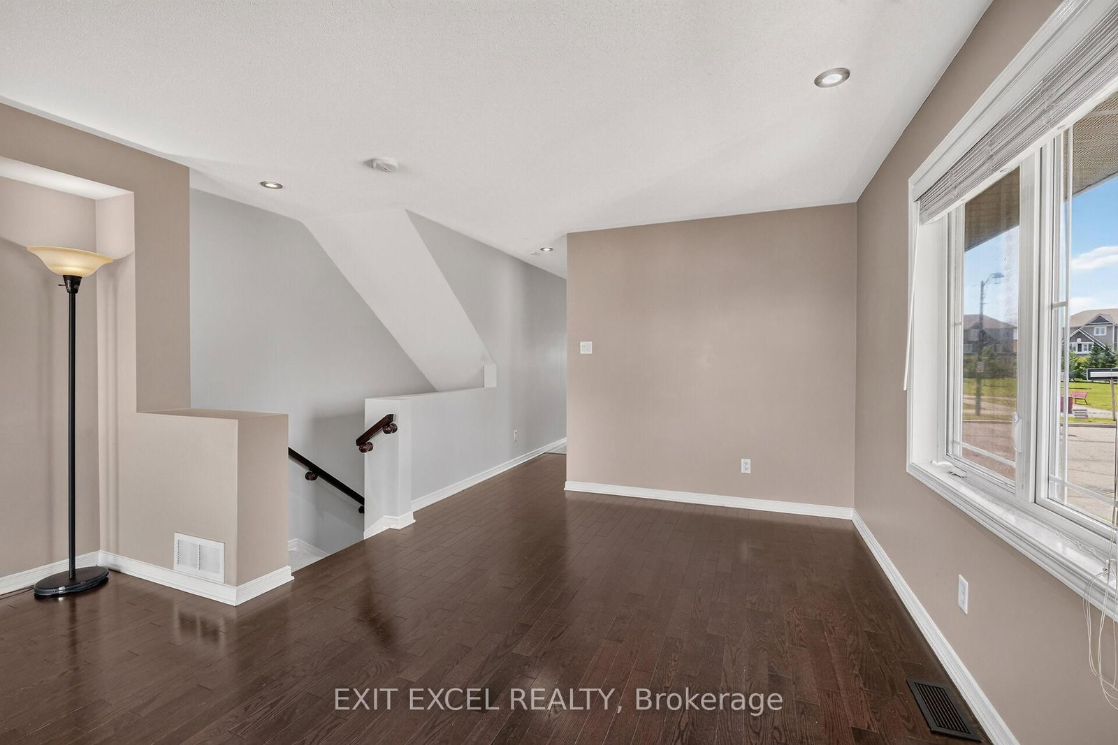 532 Lakeridge Drive • #1 • Ottawa, ON photo 15