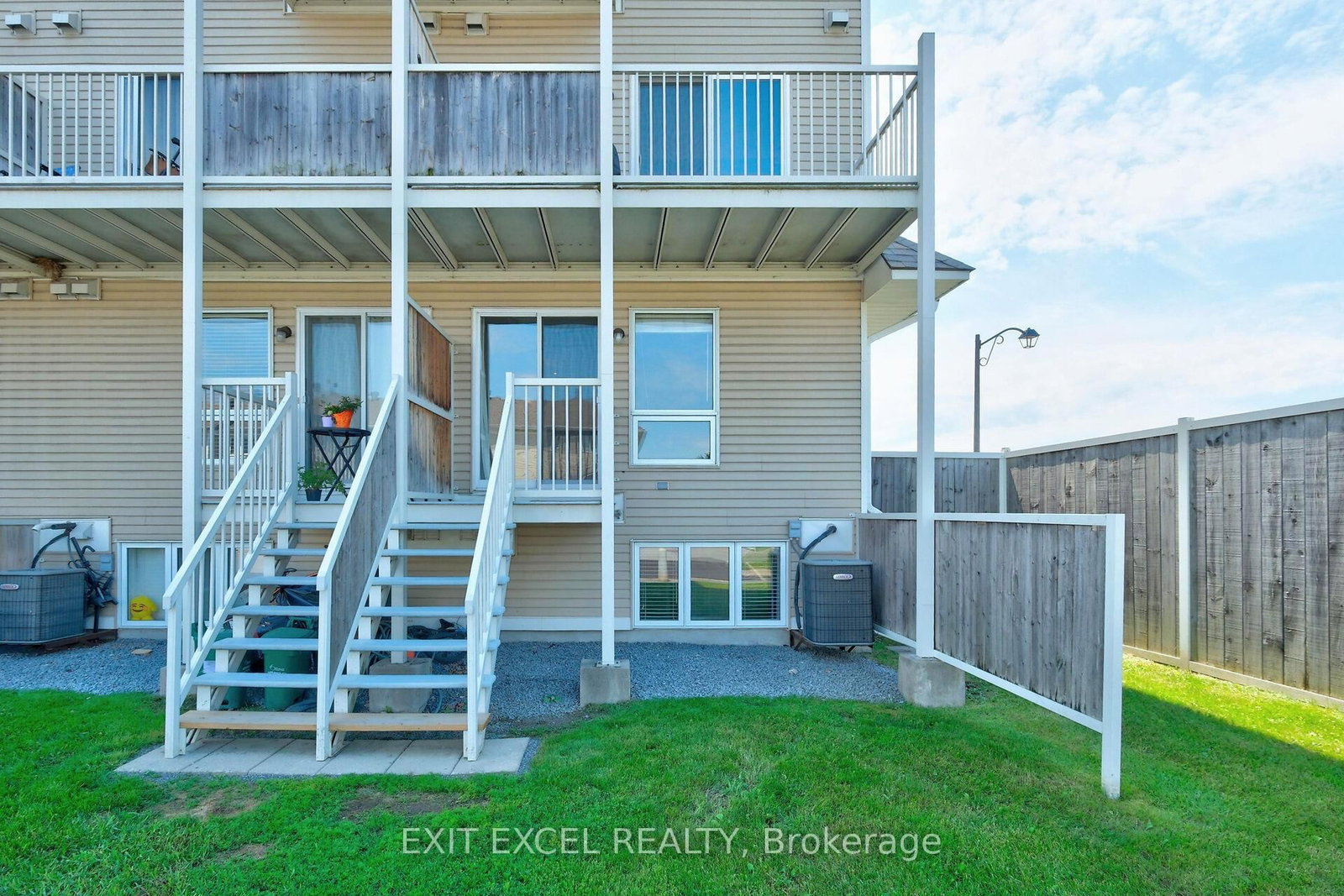 532 Lakeridge Drive • #1 • Ottawa, ON photo 32