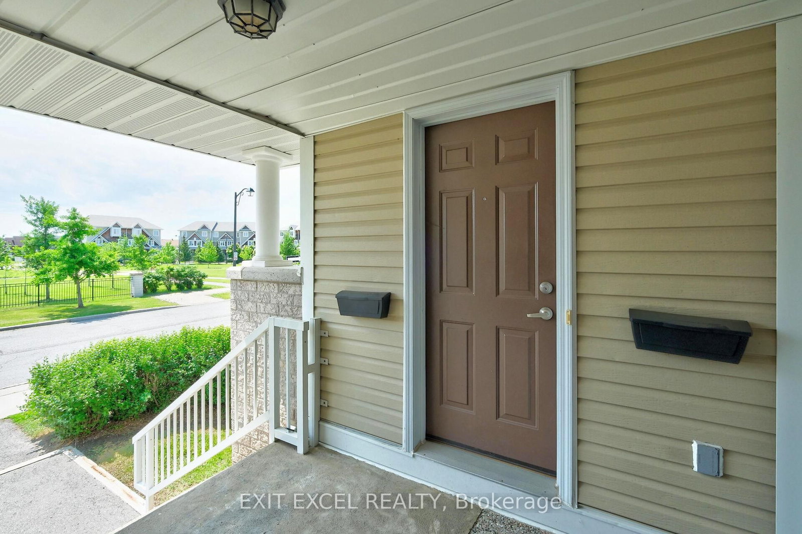 532 Lakeridge Drive • #1 • Ottawa, ON photo 5