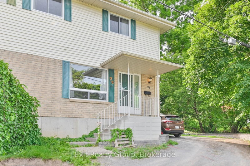 98 Octavia Street, Belleville