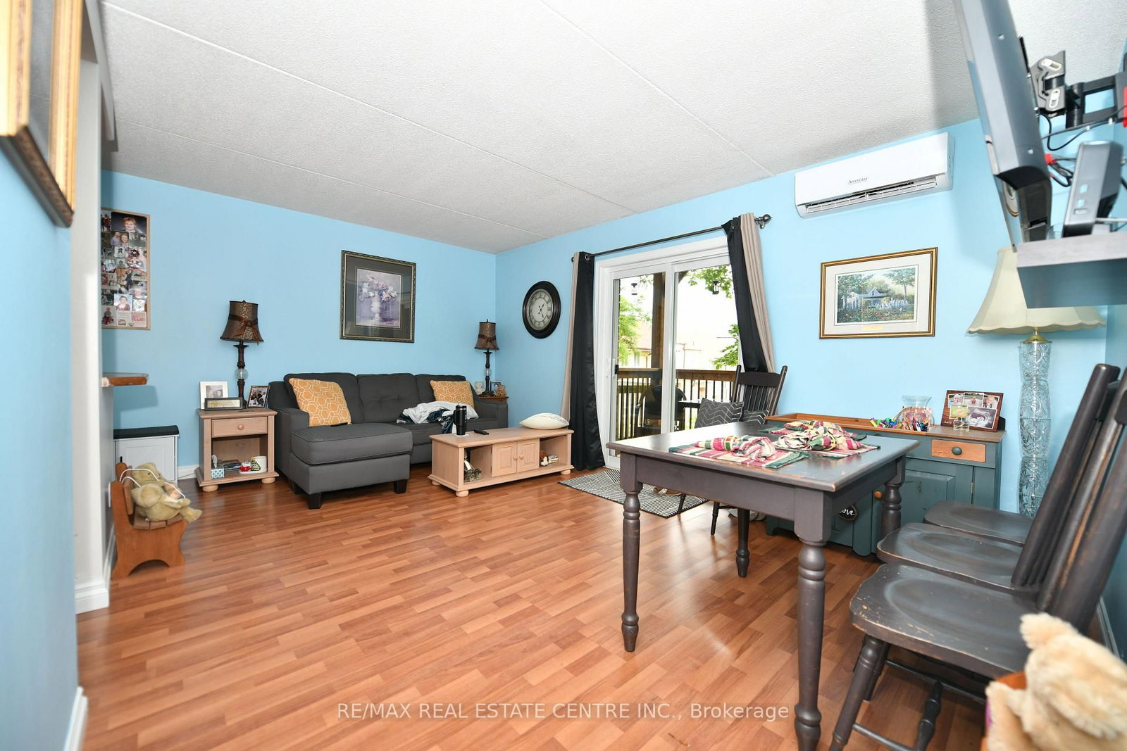 266 Overlea Kitchener,ON N2M 5N3 — Photo 2