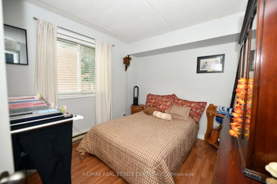 266 Overlea Kitchener,ON N2M 5N3 — Photo 8