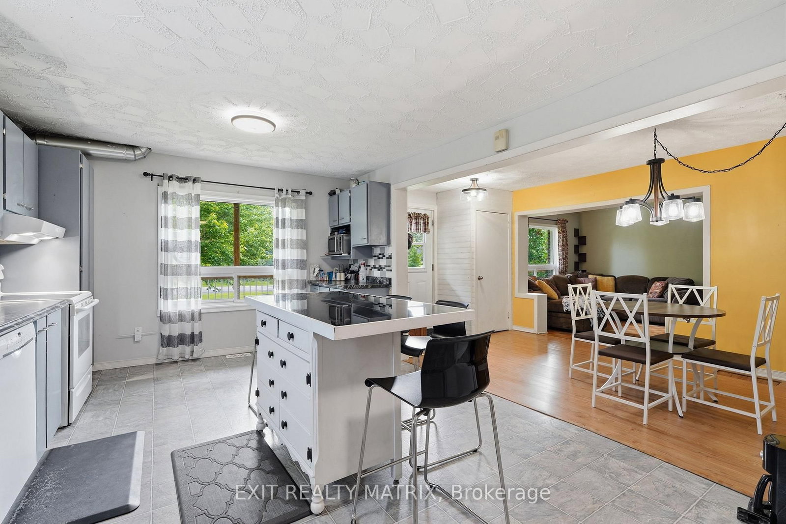 1320 St Joseph Road • Russell, ON photo 14