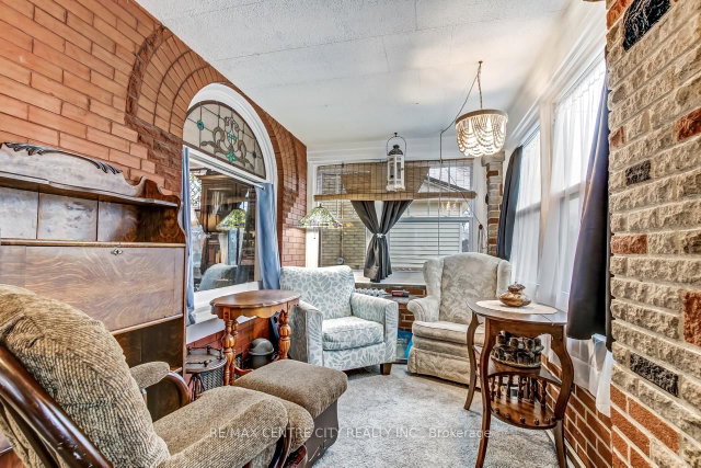 92 Forest Avenue
