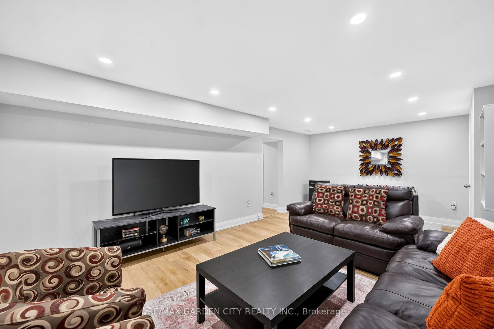 15 CHEVAL Drive • Grimsby, ON photo 39