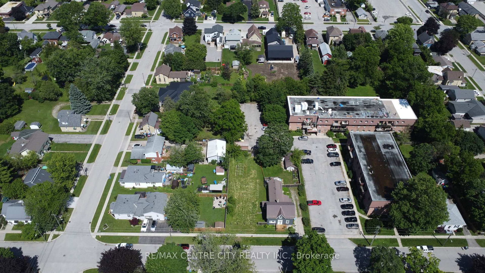 290 Carling Street, South Huron — photo 8