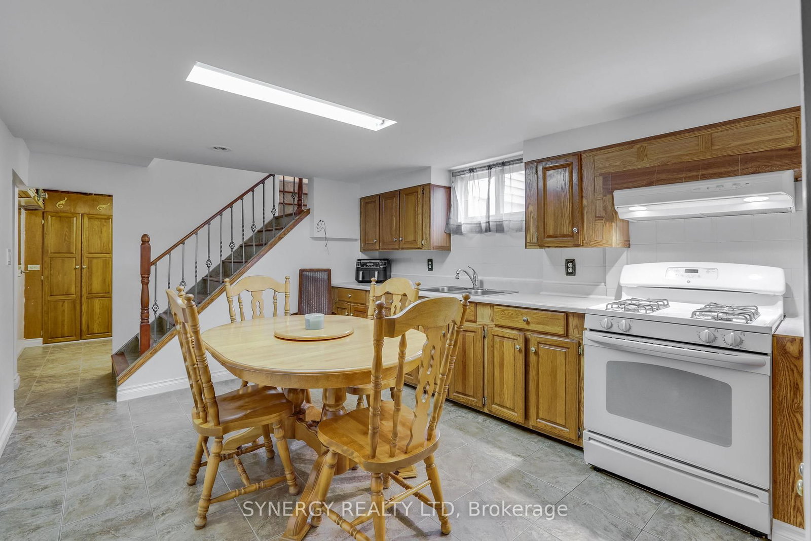 266 Adelaide Street • Strathroy-Caradoc, ON photo 13