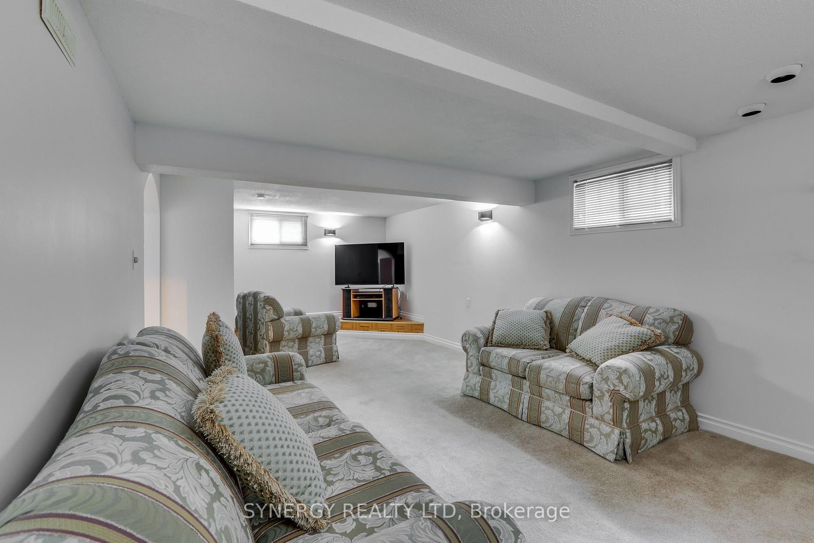 266 Adelaide Street • Strathroy-Caradoc, ON photo 14