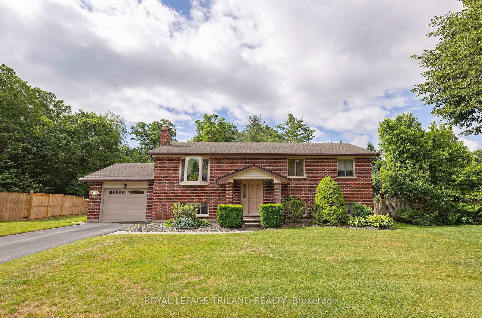 597 SEBURN Drive, Strathroy-Caradoc — photo 1