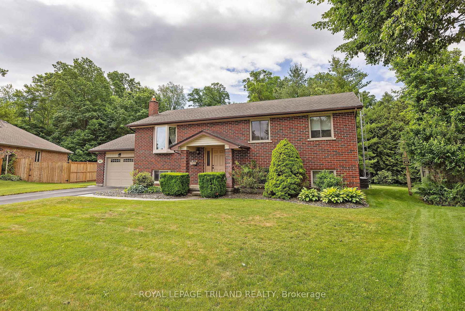 597 SEBURN Drive, Strathroy-Caradoc — photo 2