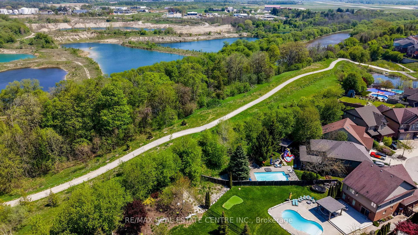 10 Deer Creek Street • Kitchener, ON photo 42