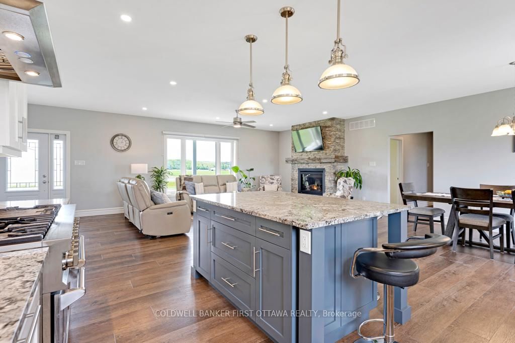 800 Waba Road • Pakenham, ON photo 15