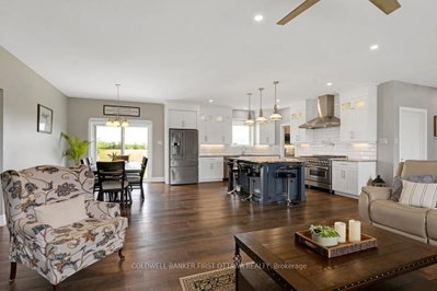 800 Waba Road • Pakenham, ON photo 8