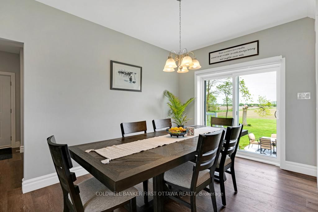 800 Waba Road • Pakenham, ON photo 9