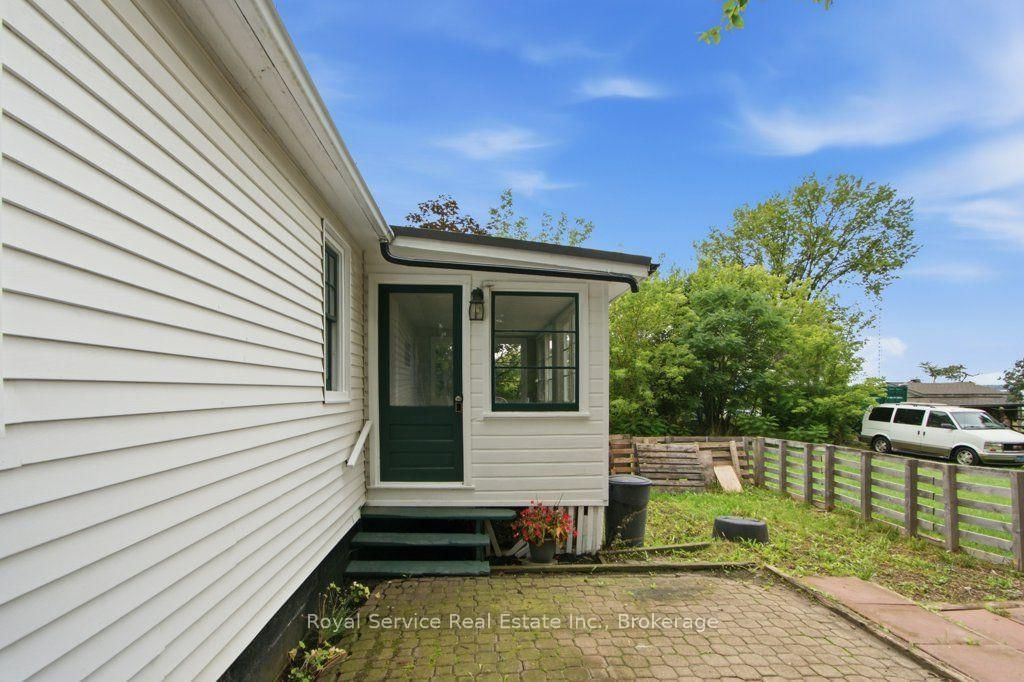 5418 Lakeshore Drive • Hamilton Township, ON photo 2