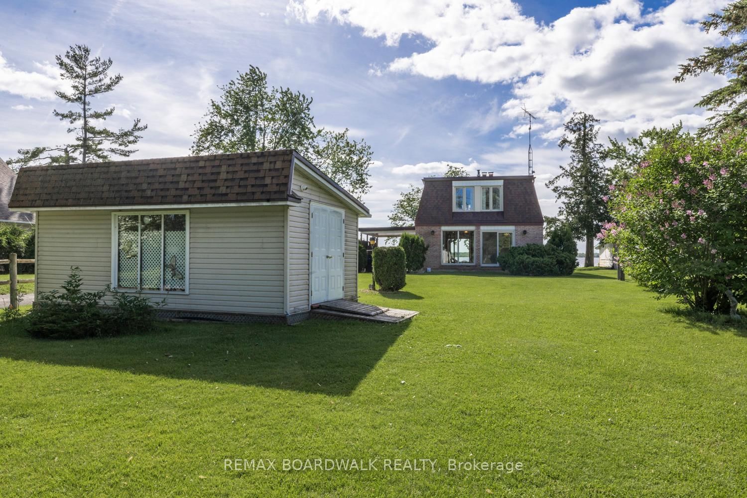 104 Avenue 4a