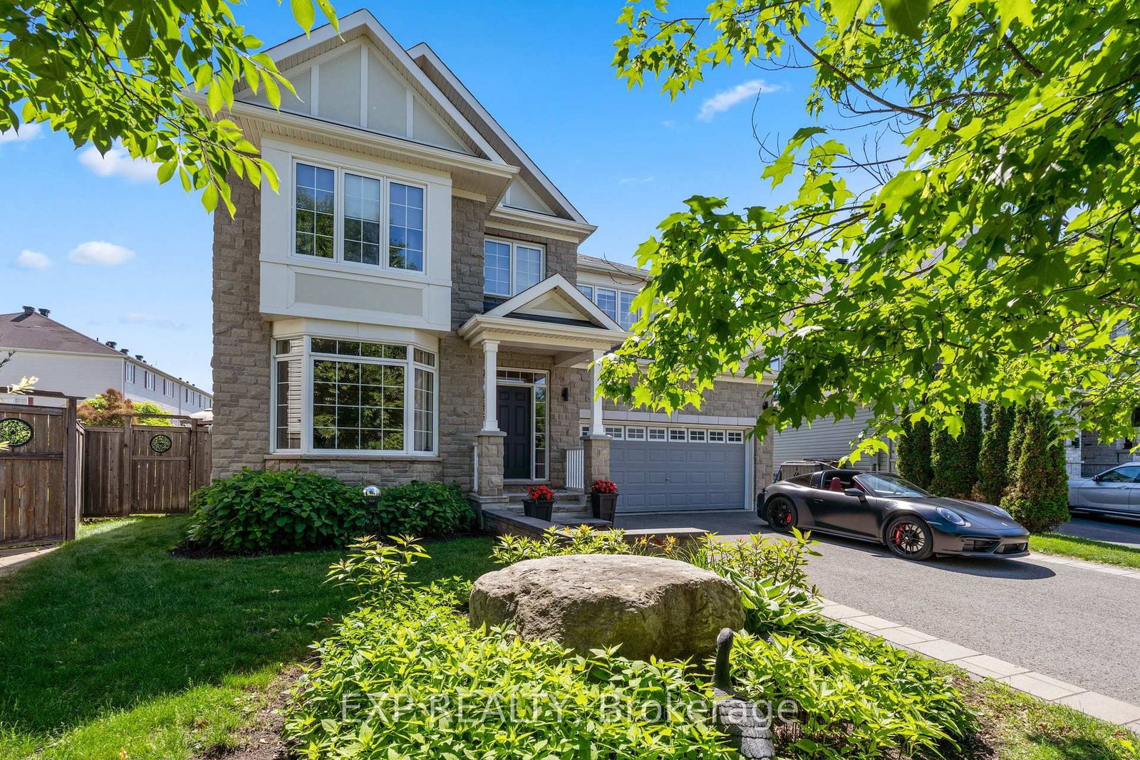 580 Pinawa Circle • Ottawa, ON photo 1