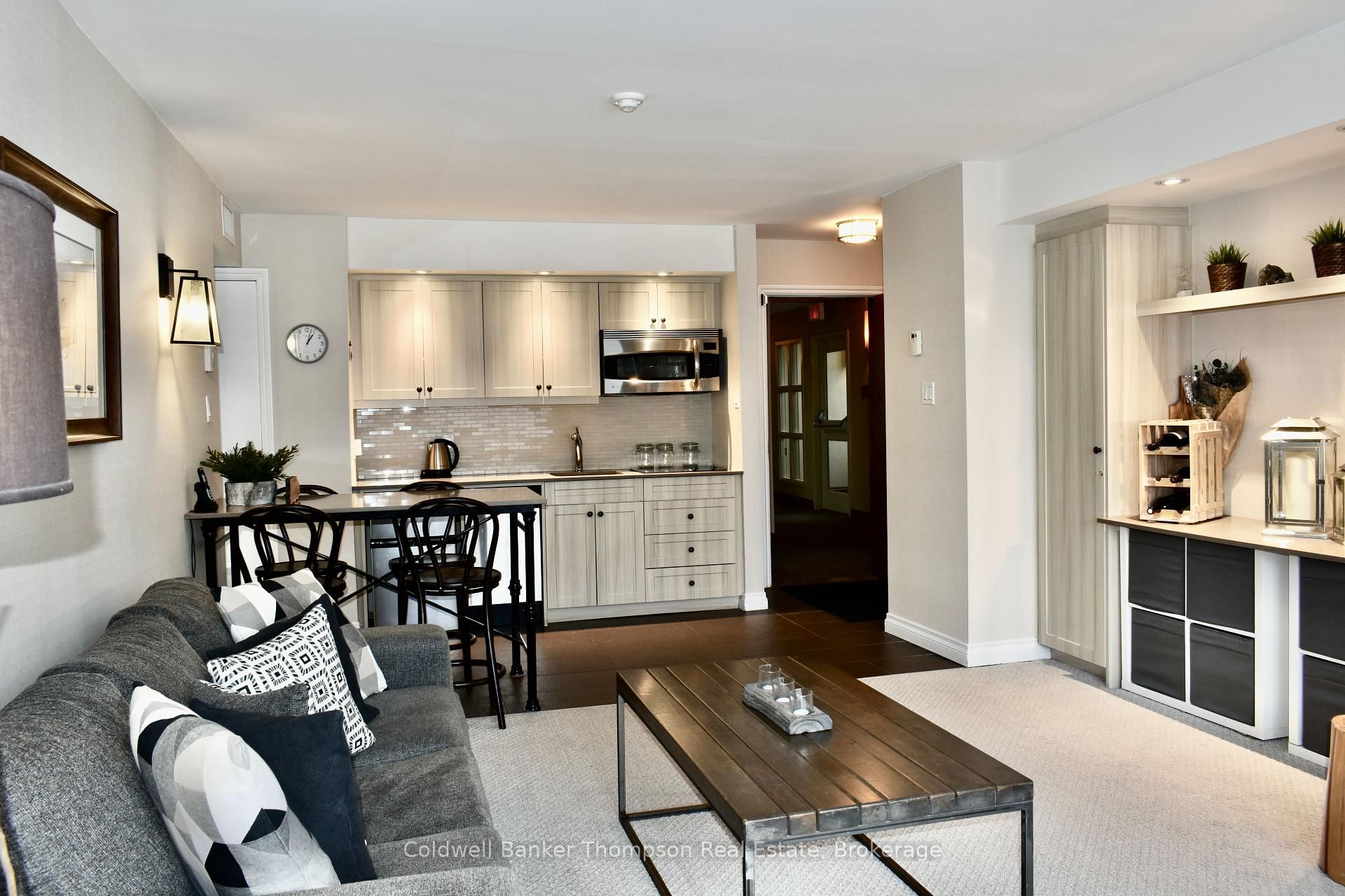 1234 DEERHURST, SUMMIT LODGE Drive, Unit 54-208