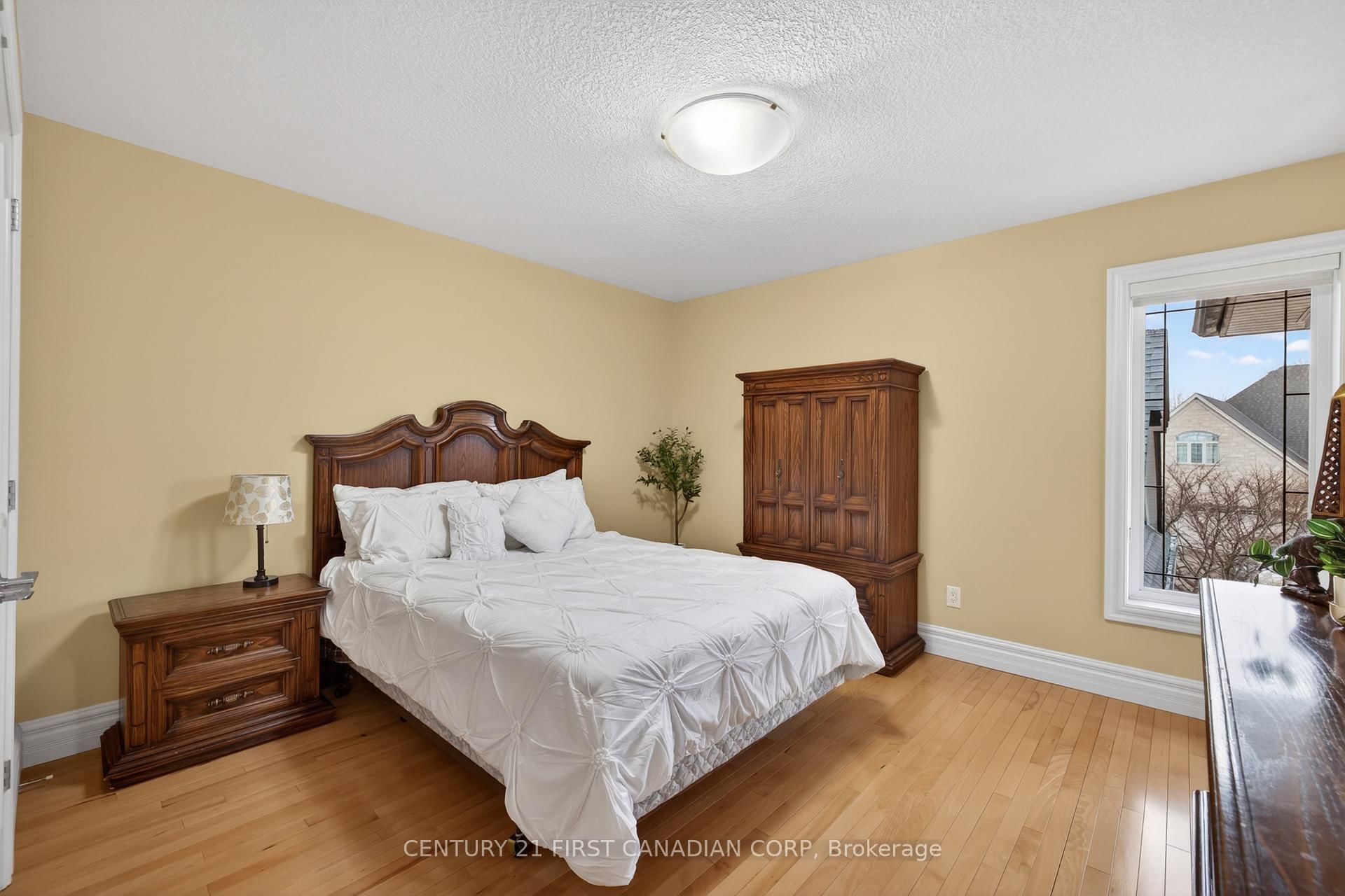7222 Clayton Walk, Unit 2