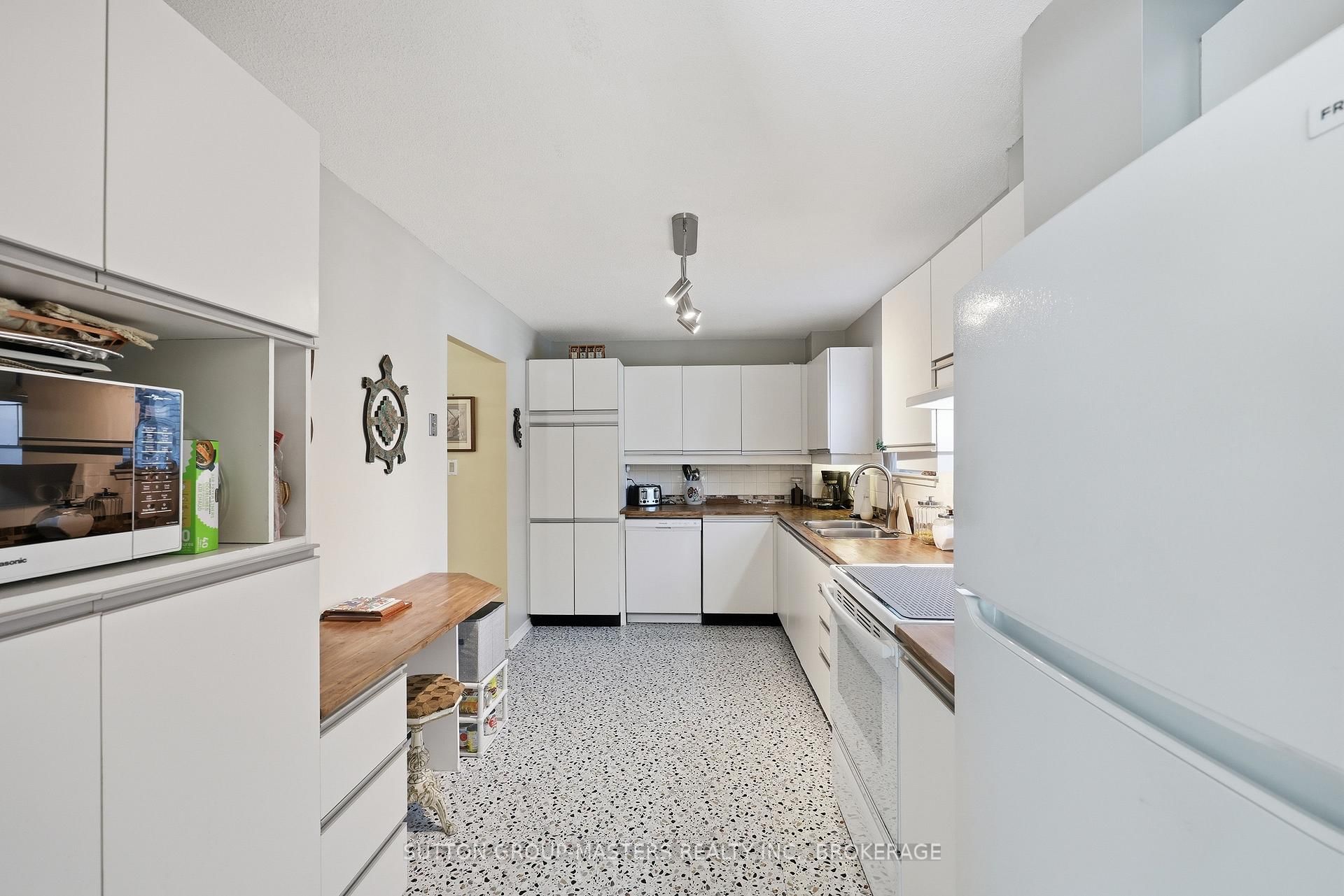 257 Bath Road, Unit 102