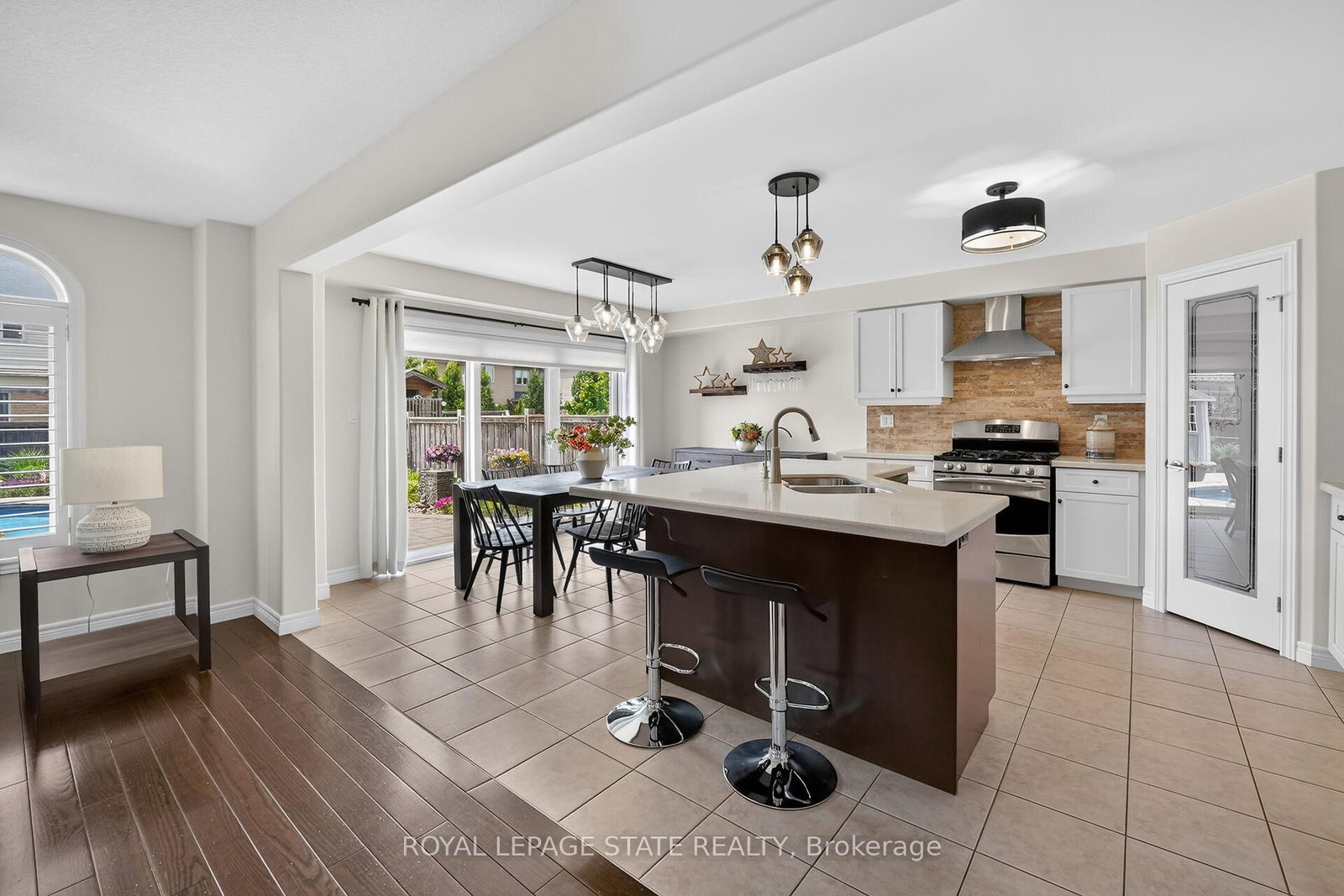 387 Murray Street • Grimsby, ON photo 7