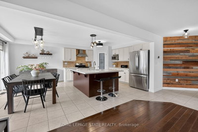 387 Murray Street • Grimsby, ON photo 8