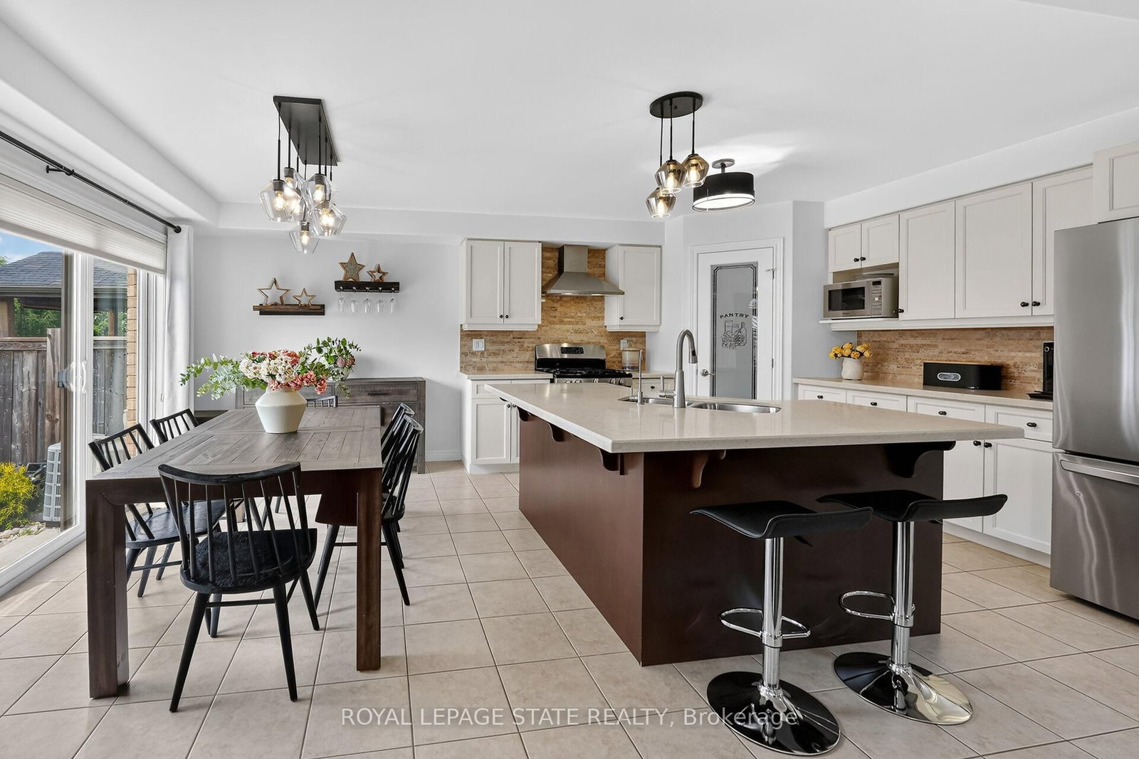 387 Murray Street • Grimsby, ON photo 9