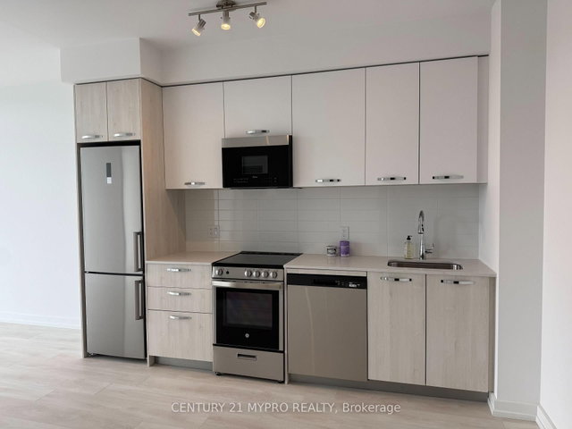 1708 - 75 James Street S