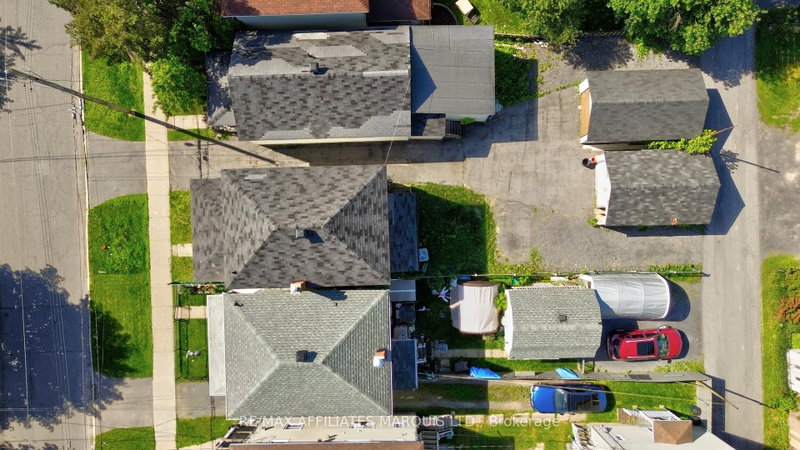 313 Guy St photo 4